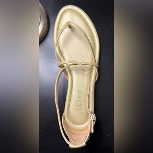 JCrew Factory size 7 pale gold sandals with a buckle